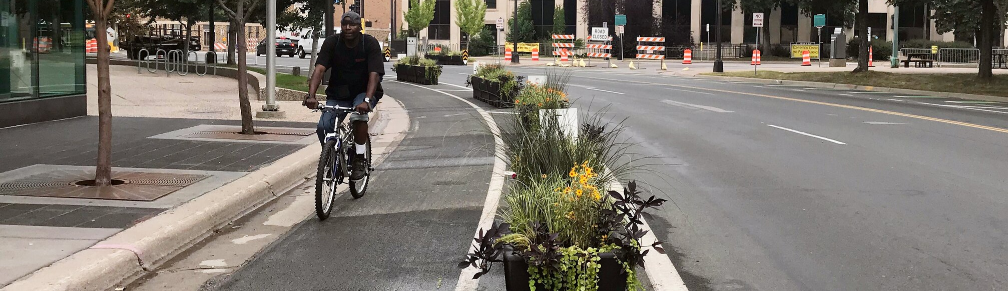 Planter separated lane